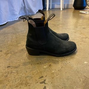 Suede blundstone with heel.